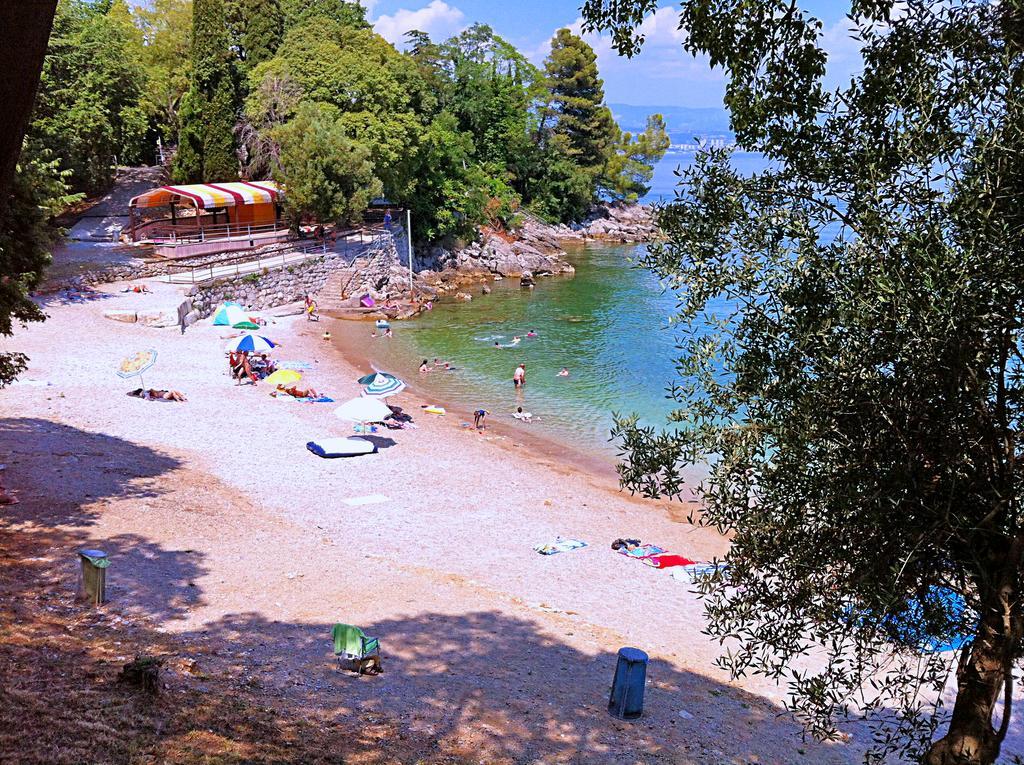 Villa Rose Apartment Lovran Oda fotoğraf